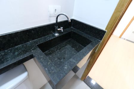 Apartamento à venda com 115m², 2 quartos e 1 vagaBanheiro da Suíte - Pia