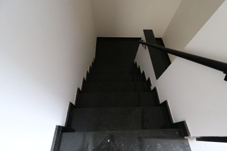 Apartamento à venda com 115m², 2 quartos e 1 vagaEscada