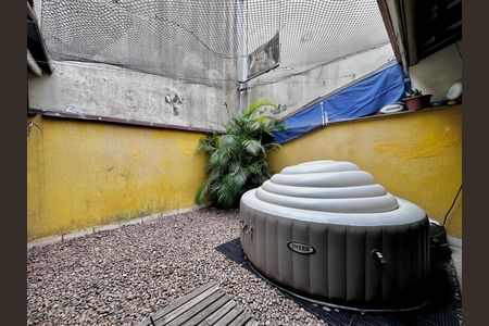 Casa à venda com 204m², 4 quartos e 3 vagas Casa à venda com 204m², 4 quartos e 3 vagasQuintal