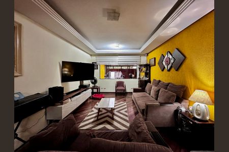 Casa à venda com 204m², 4 quartos e 3 vagas Casa à venda com 204m², 4 quartos e 3 vagasSala