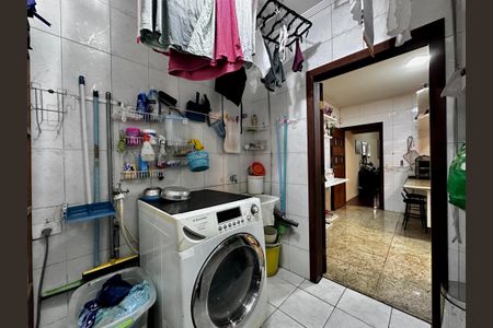 Casa à venda com 204m², 4 quartos e 3 vagas Casa à venda com 204m², 4 quartos e 3 vagasÁrea de Serviço