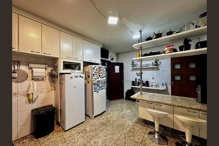 Casa à venda com 204m², 4 quartos e 3 vagas Casa à venda com 204m², 4 quartos e 3 vagasCozinha