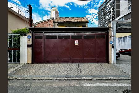 Casa à venda com 204m², 4 quartos e 3 vagas Casa à venda com 204m², 4 quartos e 3 vagasFachada