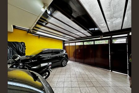 Casa à venda com 204m², 4 quartos e 3 vagas Casa à venda com 204m², 4 quartos e 3 vagasGaragem