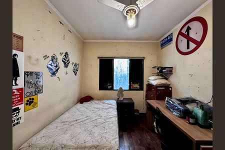 Casa à venda com 204m², 4 quartos e 3 vagas Casa à venda com 204m², 4 quartos e 3 vagasQuarto 3