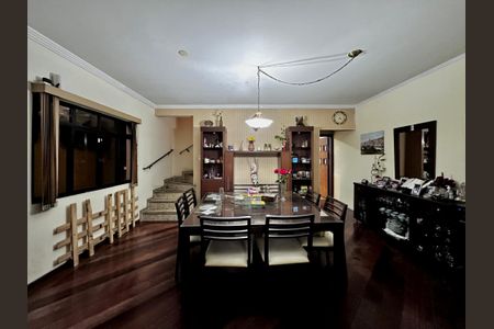 Casa à venda com 204m², 4 quartos e 3 vagas Casa à venda com 204m², 4 quartos e 3 vagasSala