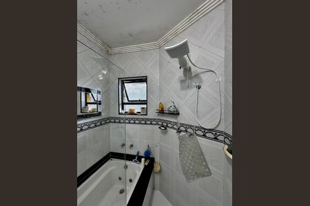 Casa à venda com 204m², 4 quartos e 3 vagas Casa à venda com 204m², 4 quartos e 3 vagasBanheiro Suíte 1