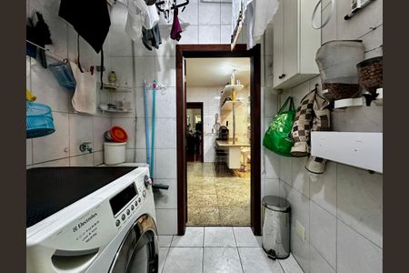 Casa à venda com 204m², 4 quartos e 3 vagas Casa à venda com 204m², 4 quartos e 3 vagasÁrea de Serviço