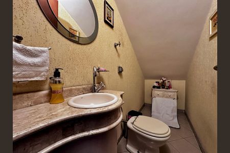 Casa à venda com 204m², 4 quartos e 3 vagas Casa à venda com 204m², 4 quartos e 3 vagasLavabo