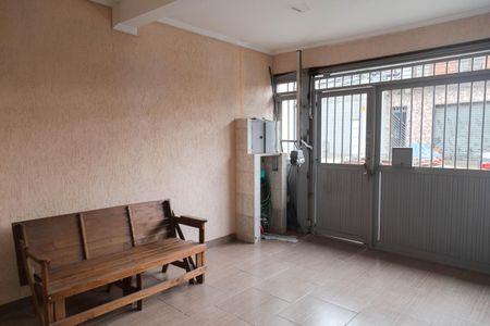 Casa à venda com 165m², 4 quartos e 2 vagas Casa à venda com 165m², 4 quartos e 2 vagasGaragem