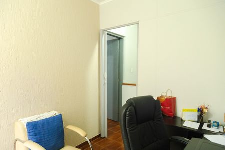 Casa à venda com 165m², 4 quartos e 2 vagas Casa à venda com 165m², 4 quartos e 2 vagasEscritório