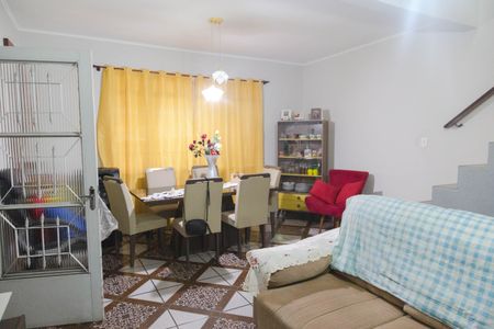 Casa à venda com 165m², 4 quartos e 2 vagas Casa à venda com 165m², 4 quartos e 2 vagasSala