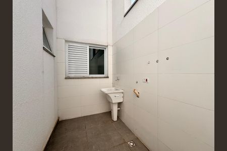 Apartamento à venda com 90m², 3 quartos e 2 vagas Apartamento à venda com 90m², 3 quartos e 2 vagasLavanderia