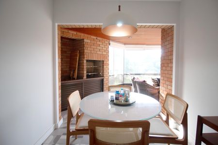 Apartamento à venda com 182m², 4 quartos e 4 vagasSala