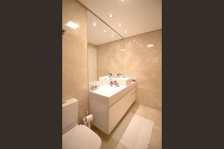 Apartamento à venda com 182m², 4 quartos e 4 vagasBanheiro da Suíte