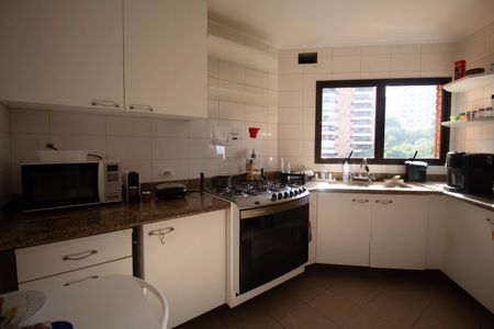 Apartamento à venda com 182m², 4 quartos e 4 vagasCozinha