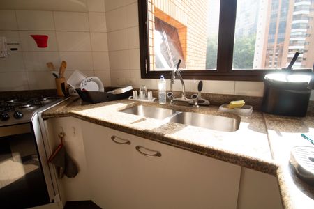 Apartamento à venda com 182m², 4 quartos e 4 vagasCozinha