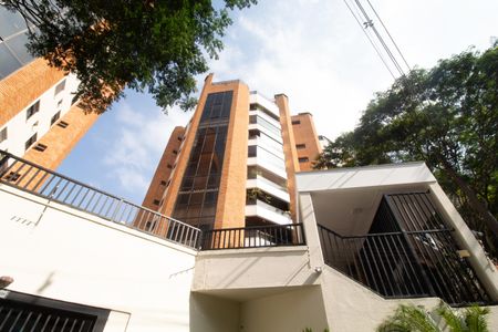 Apartamento à venda com 182m², 4 quartos e 4 vagasFachada
