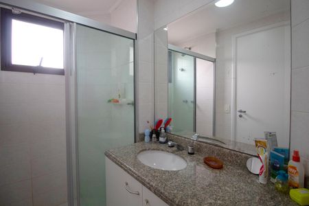 Apartamento à venda com 182m², 4 quartos e 4 vagasBanheiro do Quarto 1