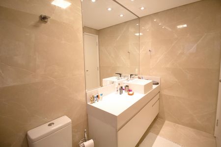 Apartamento à venda com 182m², 4 quartos e 4 vagasBanheiro da Suíte