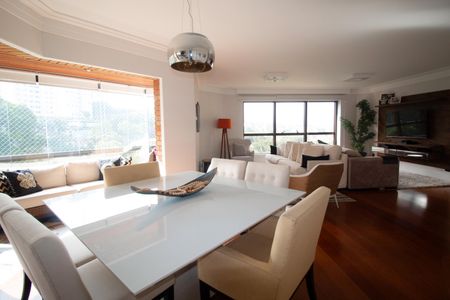 Apartamento à venda com 182m², 4 quartos e 4 vagasSala