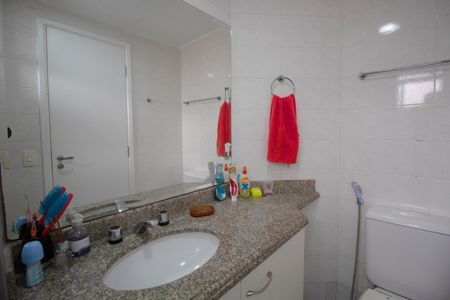 Apartamento à venda com 182m², 4 quartos e 4 vagasBanheiro do Quarto 1