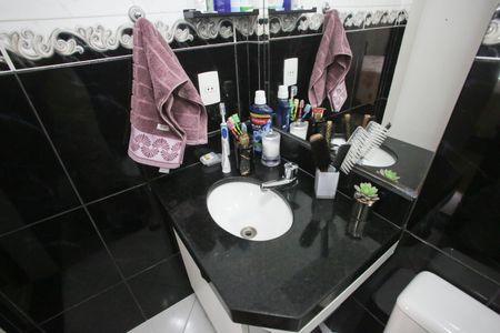 Apartamento à venda com 161m², 3 quartos e 1 vaga Apartamento à venda com 161m², 3 quartos e 1 vagaBanheiro da Suíte