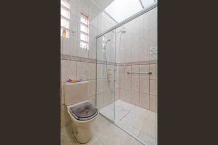 Casa à venda com 350m², 4 quartos e 3 vagas Casa à venda com 350m², 4 quartos e 3 vagasBanheiro do Quarto 1