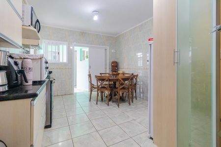 Casa à venda com 350m², 4 quartos e 3 vagas Casa à venda com 350m², 4 quartos e 3 vagasCozinha