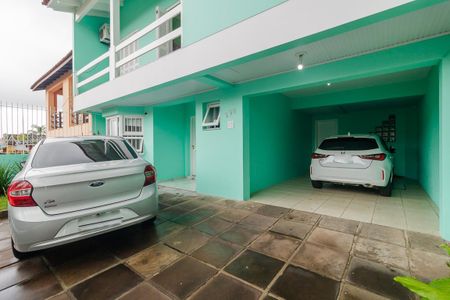 Casa à venda com 350m², 4 quartos e 3 vagas Casa à venda com 350m², 4 quartos e 3 vagasGaragem