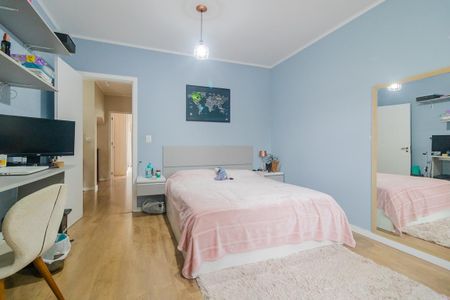 Casa à venda com 350m², 4 quartos e 3 vagas Casa à venda com 350m², 4 quartos e 3 vagasQuarto 2