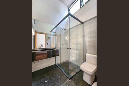 Casa de condomínio à venda com 353m², 4 quartos e 4 vagas Casa de condomínio à venda com 353m², 4 quartos e 4 vagasBanheiro do Quarto 3
