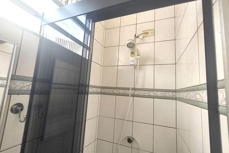 Casa à venda com 176m², 3 quartos e 2 vagas Casa à venda com 176m², 3 quartos e 2 vagasBanheiro 2