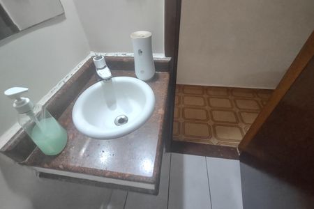 Casa à venda com 176m², 3 quartos e 2 vagas Casa à venda com 176m², 3 quartos e 2 vagasLavabo