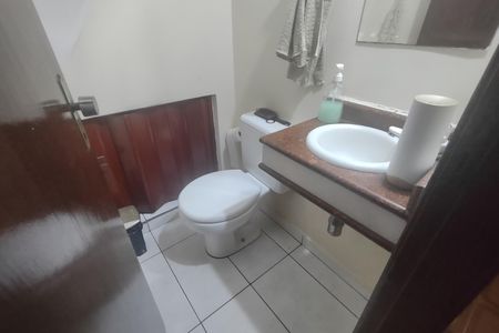 Casa à venda com 176m², 3 quartos e 2 vagas Casa à venda com 176m², 3 quartos e 2 vagasLavabo