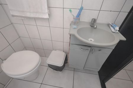 Casa à venda com 176m², 3 quartos e 2 vagas Casa à venda com 176m², 3 quartos e 2 vagasBanheiro 2