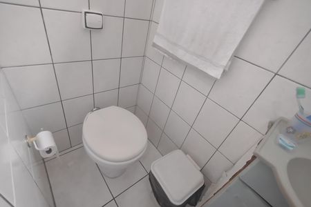 Casa à venda com 176m², 3 quartos e 2 vagas Casa à venda com 176m², 3 quartos e 2 vagasBanheiro 2