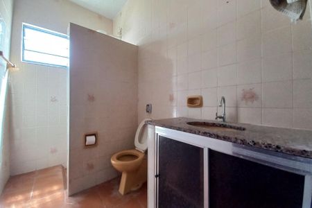 Casa à venda com 252m², 3 quartos e 2 vagas Casa à venda com 252m², 3 quartos e 2 vagasBanheiro