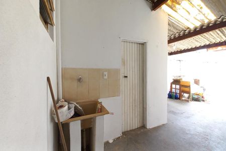 Casa à venda com 252m², 3 quartos e 2 vagas Casa à venda com 252m², 3 quartos e 2 vagasÁrea de Serviço