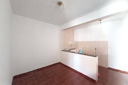 Casa à venda com 252m², 3 quartos e 2 vagas Casa à venda com 252m², 3 quartos e 2 vagasSala