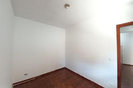 Casa à venda com 252m², 3 quartos e 2 vagas Casa à venda com 252m², 3 quartos e 2 vagasQuarto de Serviço da edícula