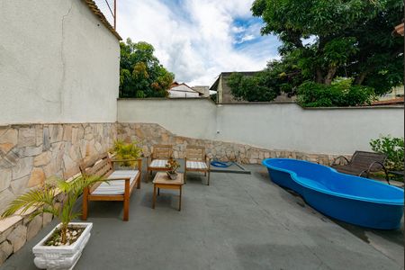 Casa à venda com 150m², 3 quartos e 5 vagas Casa à venda com 150m², 3 quartos e 5 vagasQuintal