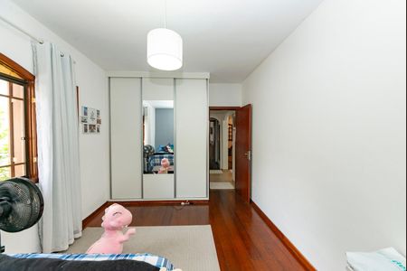 Casa à venda com 150m², 3 quartos e 5 vagas Casa à venda com 150m², 3 quartos e 5 vagasQuarto 3