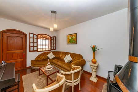 Casa à venda com 150m², 3 quartos e 5 vagas Casa à venda com 150m², 3 quartos e 5 vagasSala 1
