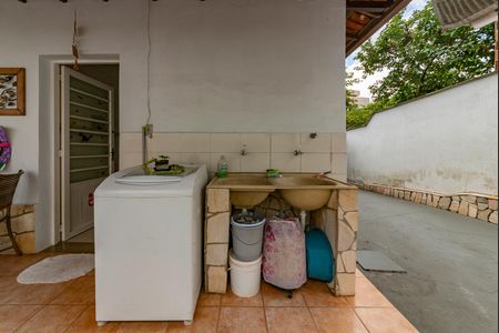 Casa à venda com 150m², 3 quartos e 5 vagas Casa à venda com 150m², 3 quartos e 5 vagasÁrea de Serviço