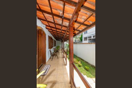 Casa à venda com 150m², 3 quartos e 5 vagas Casa à venda com 150m², 3 quartos e 5 vagasVaranda da Sala