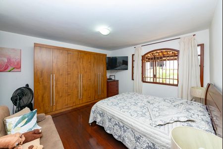 Casa à venda com 150m², 3 quartos e 5 vagas Casa à venda com 150m², 3 quartos e 5 vagasSuíte