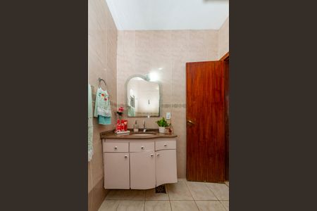 Casa à venda com 150m², 3 quartos e 5 vagas Casa à venda com 150m², 3 quartos e 5 vagasBanheiro Social