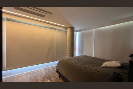 Apartamento à venda com 270m², 3 quartos e 3 vagas Apartamento à venda com 270m², 3 quartos e 3 vagasSuite2