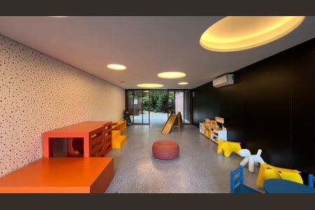 Apartamento à venda com 270m², 3 quartos e 3 vagas Apartamento à venda com 270m², 3 quartos e 3 vagasBrinquedoteca